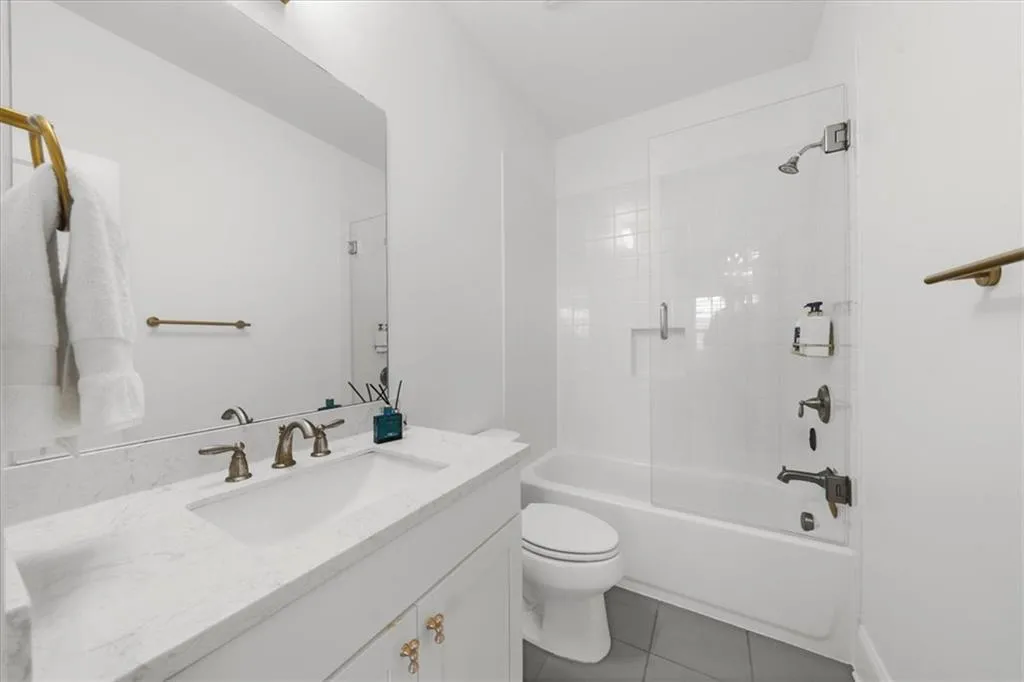 6645 Cadence Boulevard, Sandy Springs, Georgia 30328, 3 Bedrooms Bedrooms, ,4 BathroomsBathrooms,Residential,For Sale,6645 Cadence Boulevard,7659194