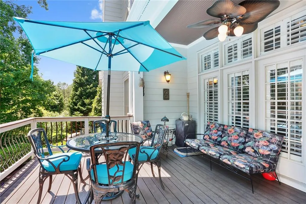 510 Woodmoore Court, Sandy Springs, Georgia 30342, 5 Bedrooms Bedrooms, ,3 BathroomsBathrooms,Residential,Sold,510 Woodmoore Court,5618321