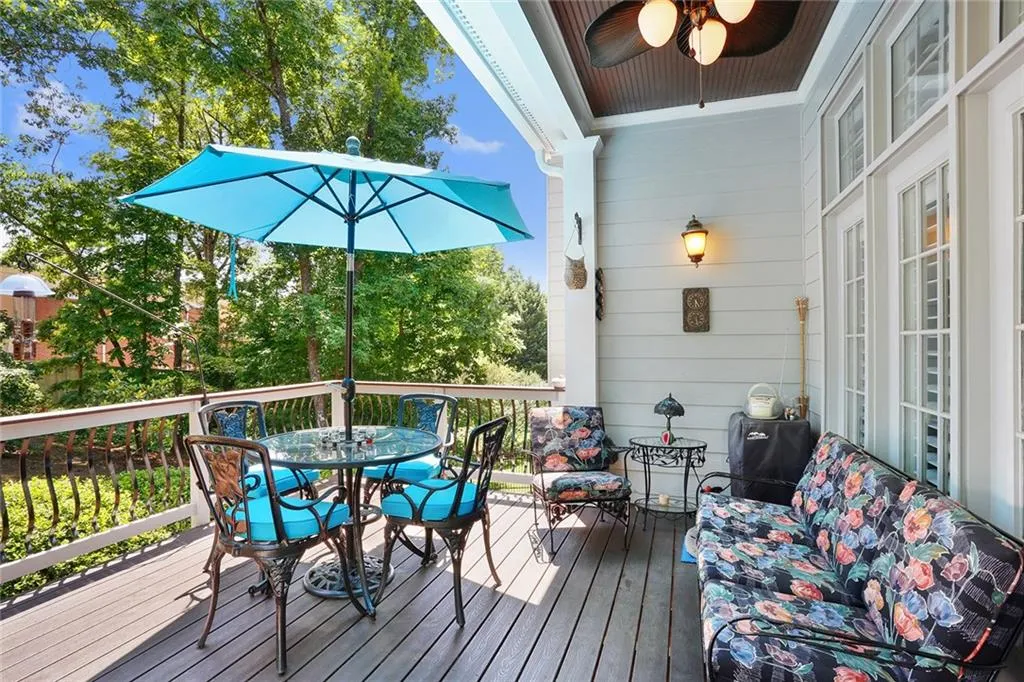 510 Woodmoore Court, Sandy Springs, Georgia 30342, 5 Bedrooms Bedrooms, ,3 BathroomsBathrooms,Residential,Sold,510 Woodmoore Court,5618321