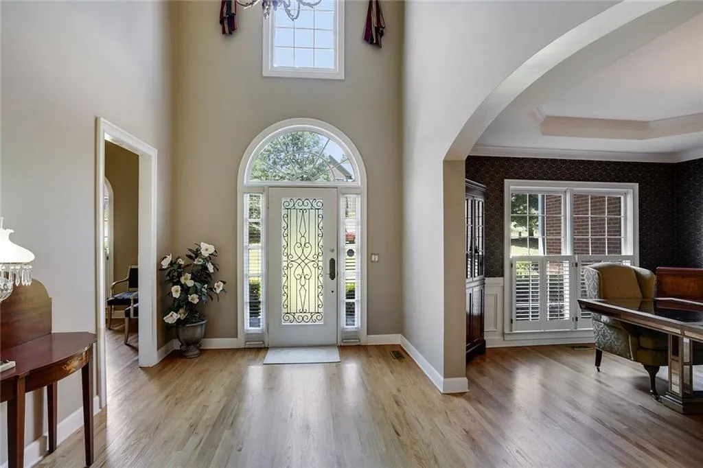 510 Woodmoore Court, Sandy Springs, Georgia 30342, 5 Bedrooms Bedrooms, ,3 BathroomsBathrooms,Residential,Sold,510 Woodmoore Court,5618321