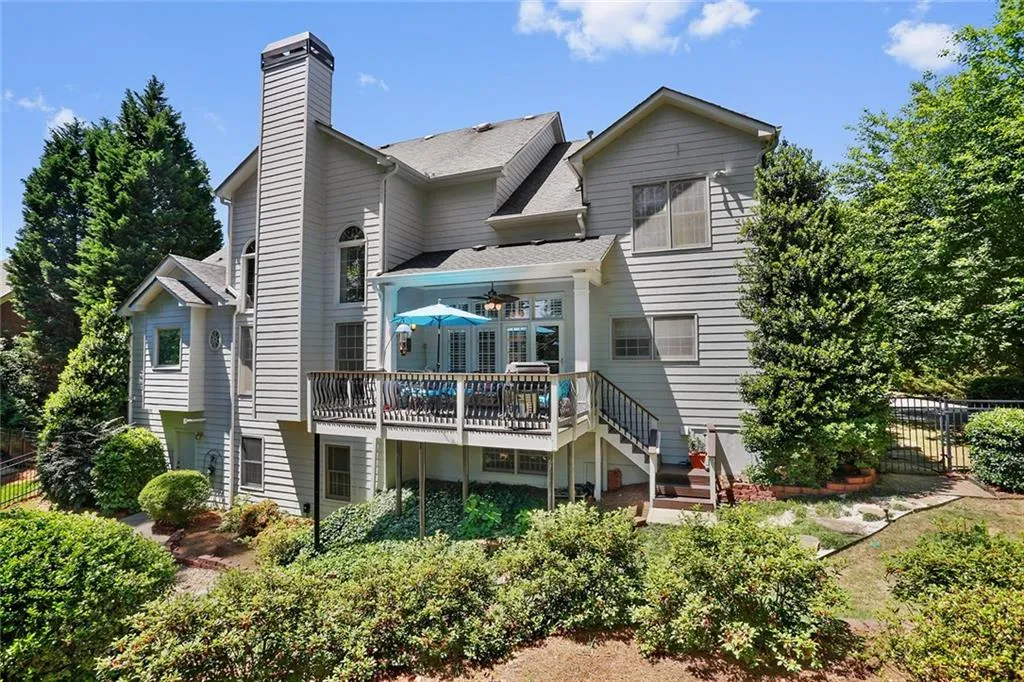 510 Woodmoore Court, Sandy Springs, Georgia 30342, 5 Bedrooms Bedrooms, ,3 BathroomsBathrooms,Residential,Sold,510 Woodmoore Court,5618321