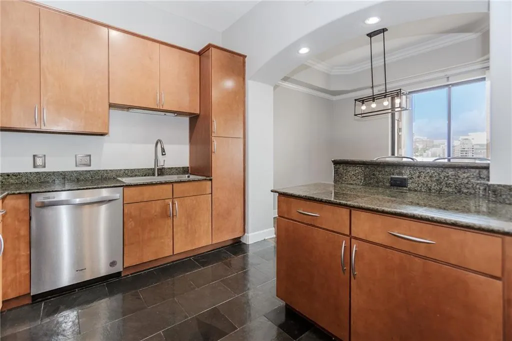 3445 Stratford Road Ne Unit 3109, Atlanta, Georgia 30326, 1 Bedroom Bedrooms, ,1 BathroomBathrooms,Residential,For Sale,3445 Stratford Road Ne Unit 3109,7638752