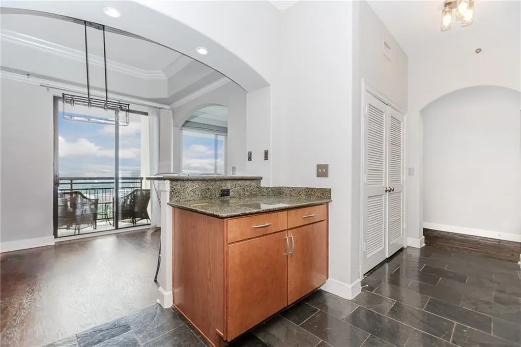 3445 Stratford Road Ne Unit 3109, Atlanta, Georgia 30326, 1 Bedroom Bedrooms, ,1 BathroomBathrooms,Residential,For Sale,3445 Stratford Road Ne Unit 3109,7638752