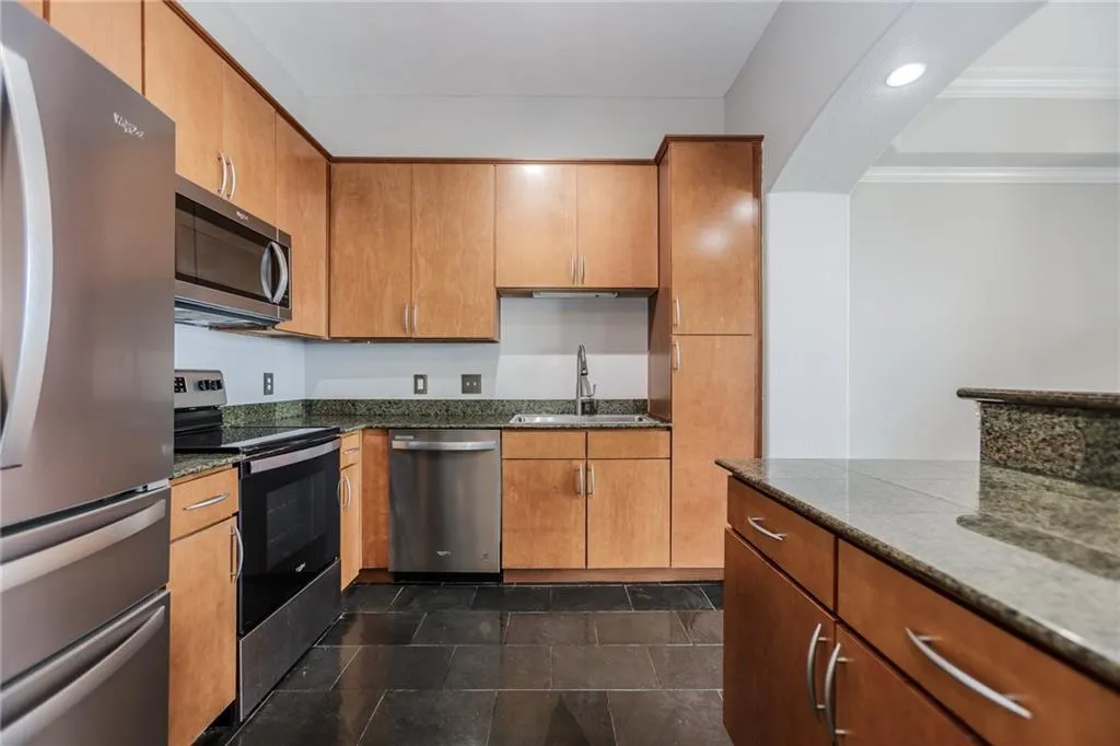 3445 Stratford Road Ne Unit 3109, Atlanta, Georgia 30326, 1 Bedroom Bedrooms, ,1 BathroomBathrooms,Residential,For Sale,3445 Stratford Road Ne Unit 3109,7638752