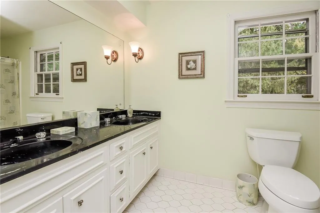 8045 Monticello Drive, Sandy Springs, Georgia 30350, 5 Bedrooms Bedrooms, ,4 BathroomsBathrooms,Residential,Sold,8045 Monticello Drive,5600132