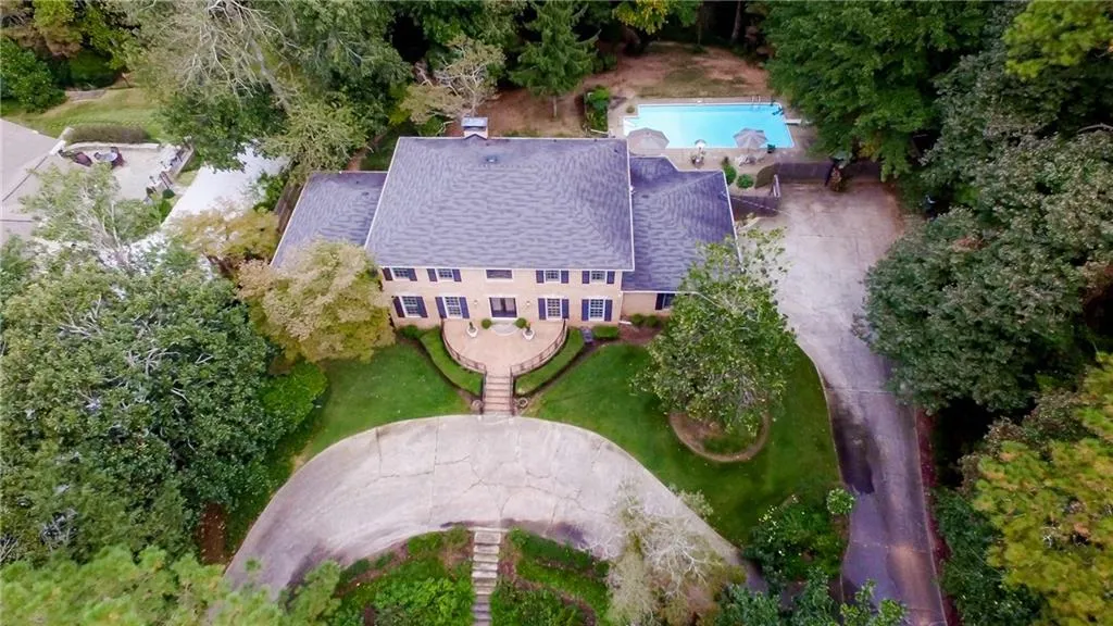 8045 Monticello Drive, Sandy Springs, Georgia 30350, 5 Bedrooms Bedrooms, ,4 BathroomsBathrooms,Residential,Sold,8045 Monticello Drive,5600132