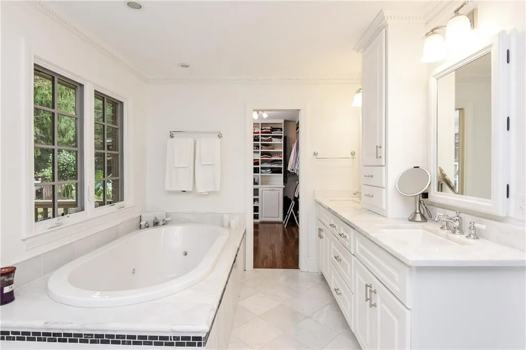 8045 Monticello Drive, Sandy Springs, Georgia 30350, 5 Bedrooms Bedrooms, ,4 BathroomsBathrooms,Residential,Sold,8045 Monticello Drive,5600132