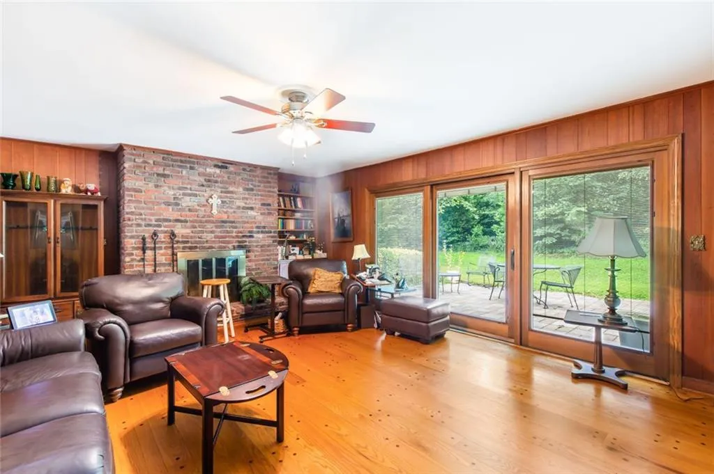 534 Colewood Way, Atlanta, Georgia 30328, 4 Bedrooms Bedrooms, ,2 BathroomsBathrooms,Residential,Sold,534 Colewood Way,6934602