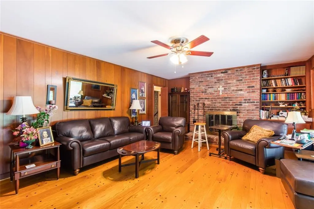 534 Colewood Way, Atlanta, Georgia 30328, 4 Bedrooms Bedrooms, ,2 BathroomsBathrooms,Residential,Sold,534 Colewood Way,6934602