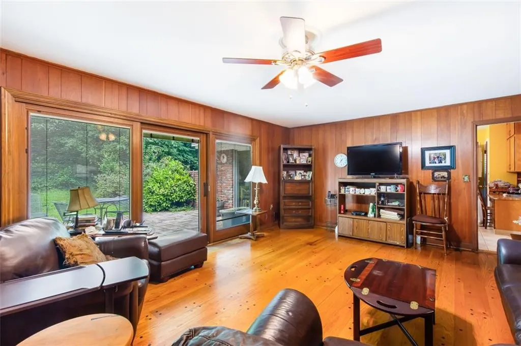 534 Colewood Way, Atlanta, Georgia 30328, 4 Bedrooms Bedrooms, ,2 BathroomsBathrooms,Residential,Sold,534 Colewood Way,6934602
