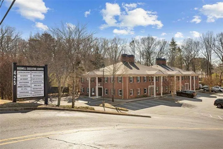 425 E Crossville Road E Unit 215, Roswell, Georgia 30075