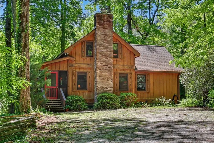 102 Moses Road, Rabun Gap, Georgia 30568