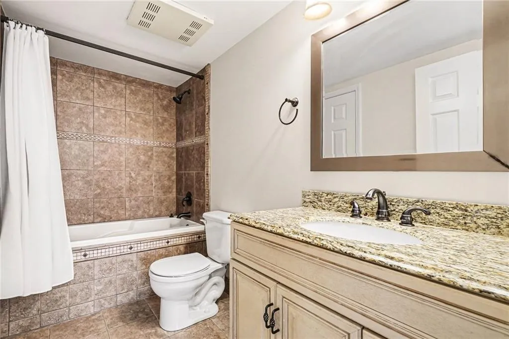 3481 Lakeside Drive Ne Unit 2207, Atlanta, Georgia 30326, 2 Bedrooms Bedrooms, 0 ,2 BathroomsBathrooms,Residential,For Sale,3481 Lakeside Drive Ne Unit 2207,7732500