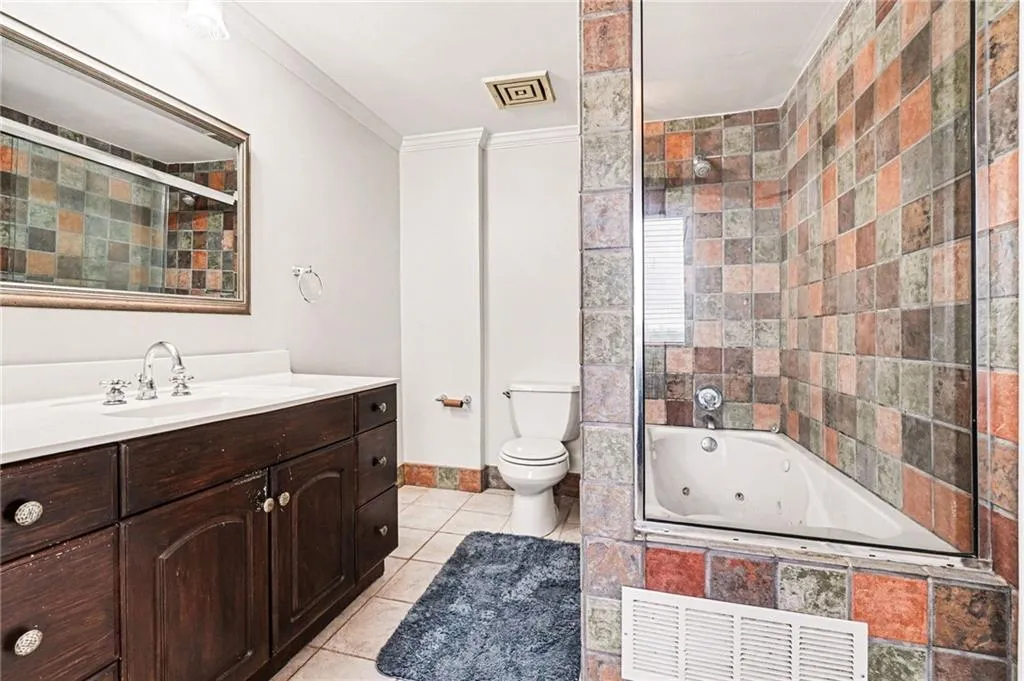 3481 Lakeside Drive Ne Unit 2207, Atlanta, Georgia 30326, 2 Bedrooms Bedrooms, 0 ,2 BathroomsBathrooms,Residential,For Sale,3481 Lakeside Drive Ne Unit 2207,7732500