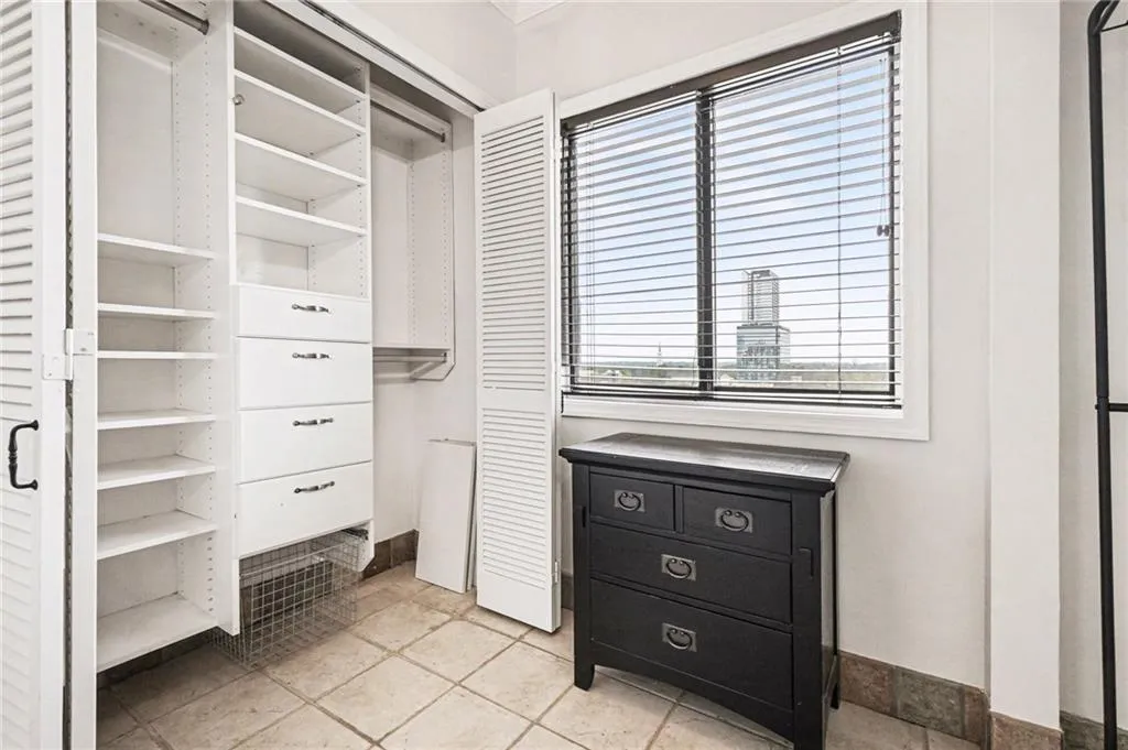 3481 Lakeside Drive Ne Unit 2207, Atlanta, Georgia 30326, 2 Bedrooms Bedrooms, 0 ,2 BathroomsBathrooms,Residential,For Sale,3481 Lakeside Drive Ne Unit 2207,7732500