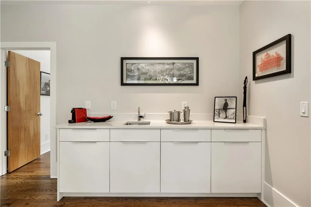 Wet bar