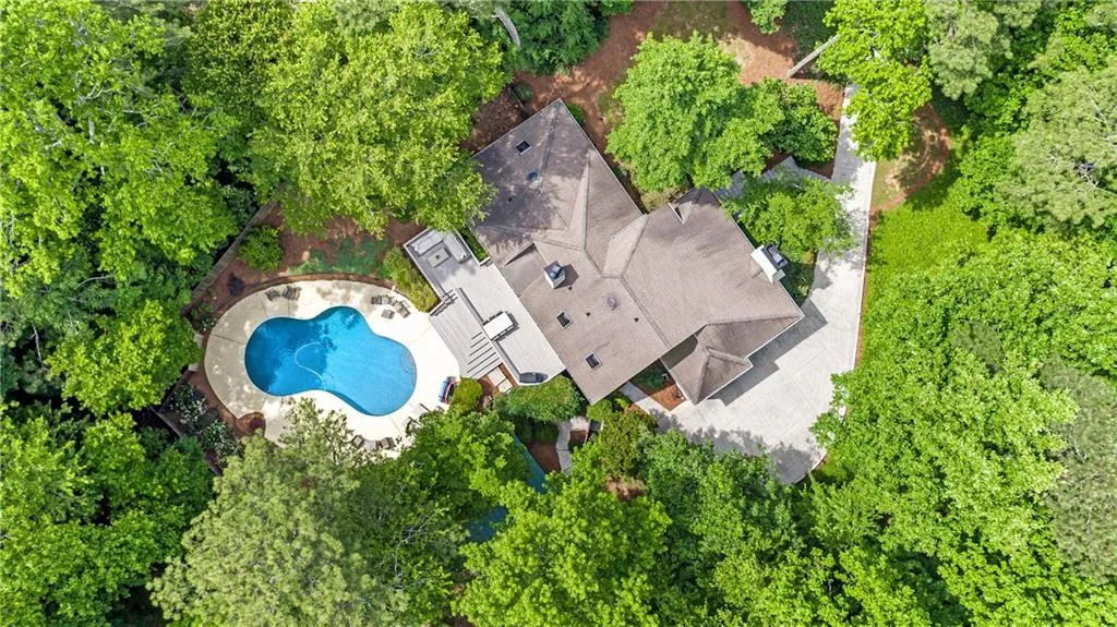 7935 Saddle Ridge Drive, Sandy Springs, Georgia 30350, 4 Bedrooms Bedrooms, ,3 BathroomsBathrooms,Residential,Sold,7935 Saddle Ridge Drive,6891382