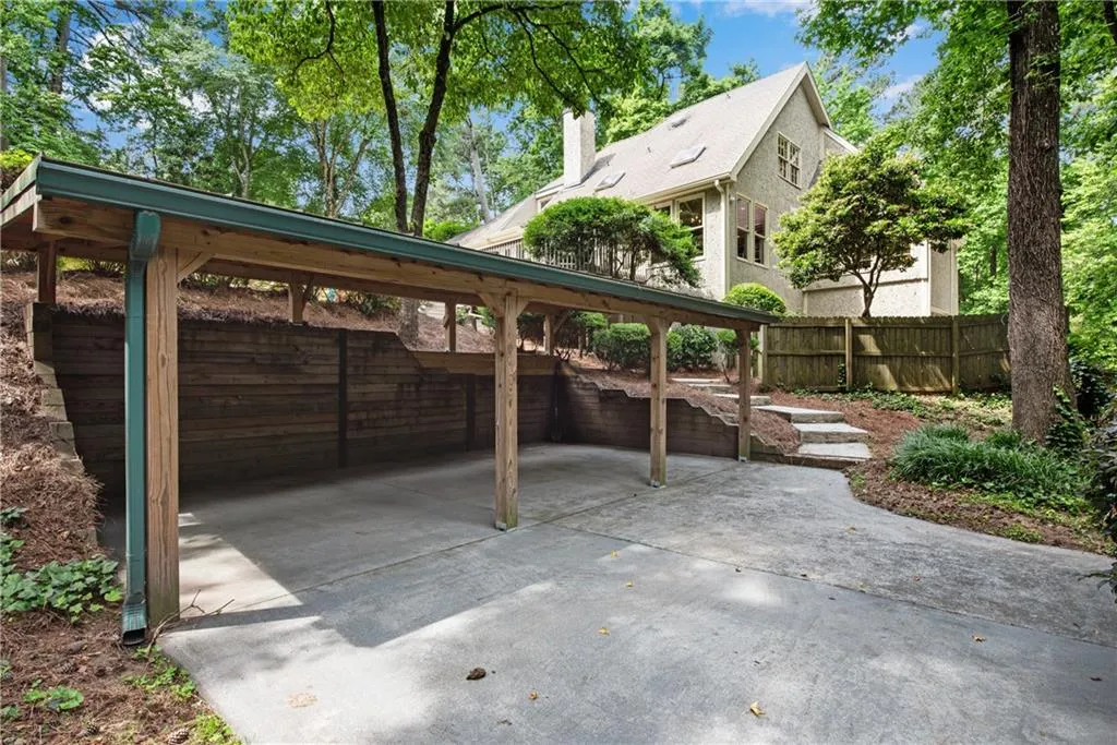 7935 Saddle Ridge Drive, Sandy Springs, Georgia 30350, 4 Bedrooms Bedrooms, ,3 BathroomsBathrooms,Residential,Sold,7935 Saddle Ridge Drive,6891382