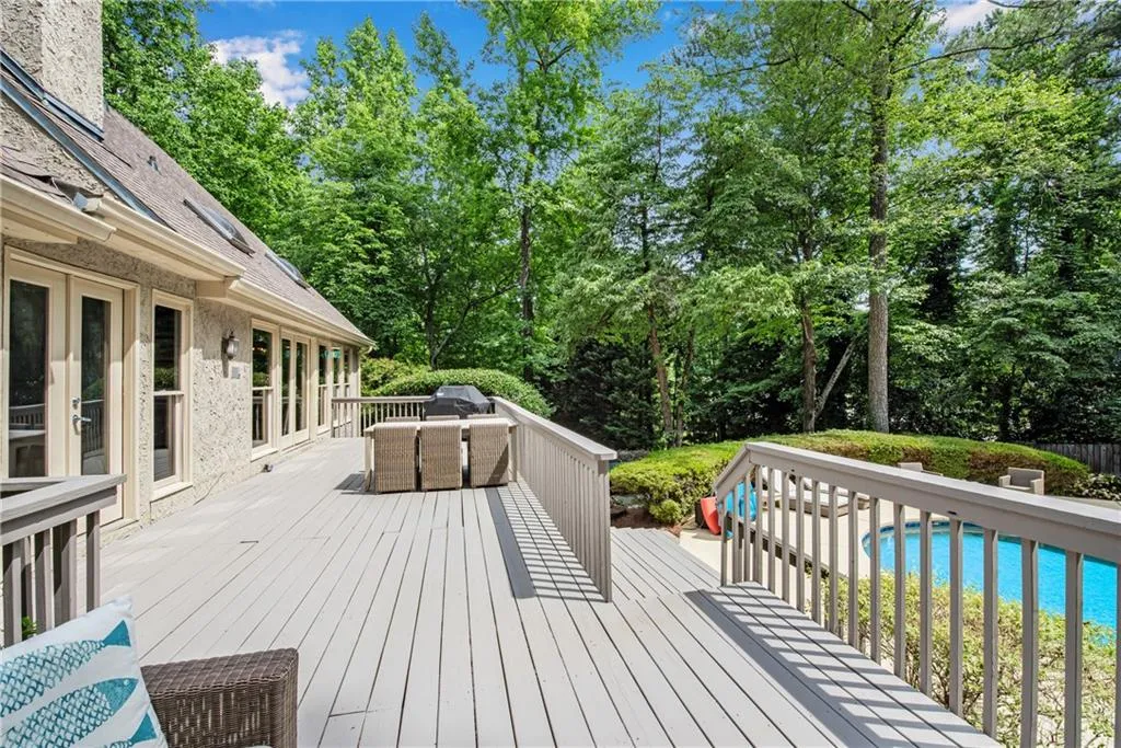 7935 Saddle Ridge Drive, Sandy Springs, Georgia 30350, 4 Bedrooms Bedrooms, ,3 BathroomsBathrooms,Residential,Sold,7935 Saddle Ridge Drive,6891382