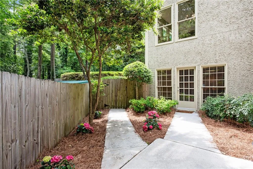 7935 Saddle Ridge Drive, Sandy Springs, Georgia 30350, 4 Bedrooms Bedrooms, ,3 BathroomsBathrooms,Residential,Sold,7935 Saddle Ridge Drive,6891382