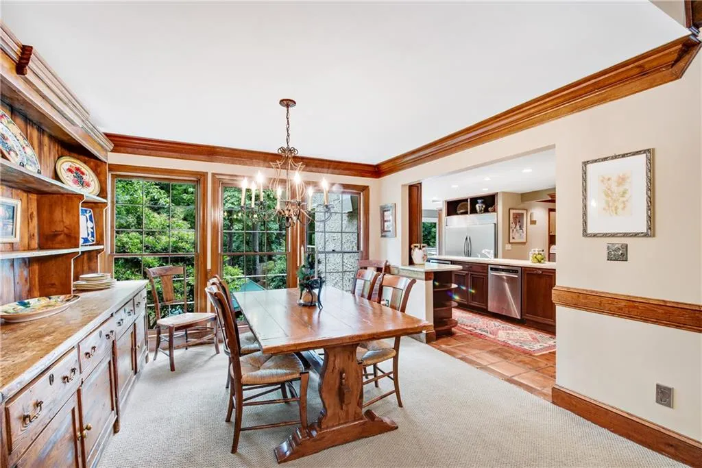 7935 Saddle Ridge Drive, Sandy Springs, Georgia 30350, 4 Bedrooms Bedrooms, ,3 BathroomsBathrooms,Residential,Sold,7935 Saddle Ridge Drive,6891382