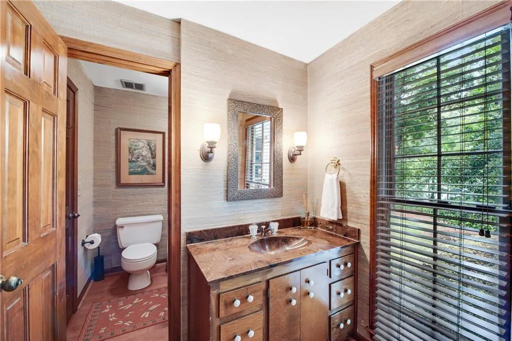 7935 Saddle Ridge Drive, Sandy Springs, Georgia 30350, 4 Bedrooms Bedrooms, ,3 BathroomsBathrooms,Residential,Sold,7935 Saddle Ridge Drive,6891382