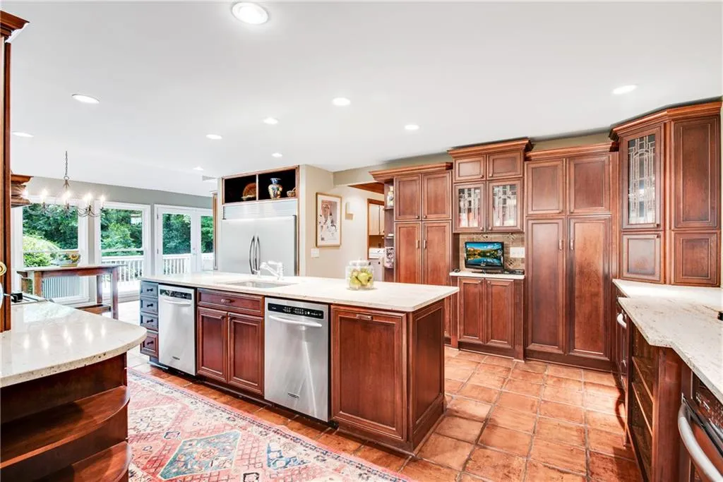 7935 Saddle Ridge Drive, Sandy Springs, Georgia 30350, 4 Bedrooms Bedrooms, ,3 BathroomsBathrooms,Residential,Sold,7935 Saddle Ridge Drive,6891382