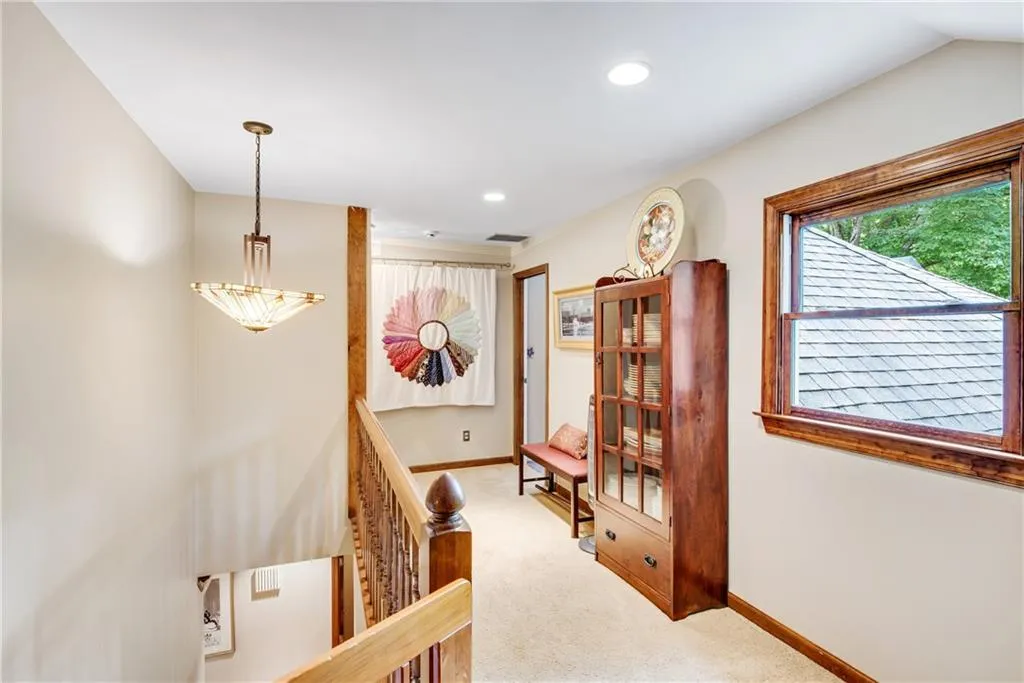7935 Saddle Ridge Drive, Sandy Springs, Georgia 30350, 4 Bedrooms Bedrooms, ,3 BathroomsBathrooms,Residential,Sold,7935 Saddle Ridge Drive,6891382