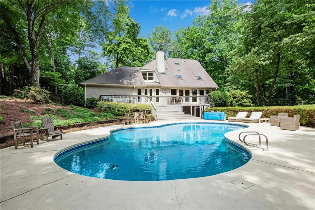7935 Saddle Ridge Drive, Sandy Springs, Georgia 30350, 4 Bedrooms Bedrooms, ,3 BathroomsBathrooms,Residential,Sold,7935 Saddle Ridge Drive,6891382