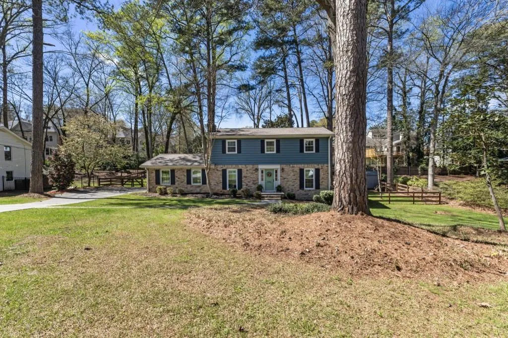 6482 Whispering Trail Ne, Sandy Springs, Georgia 30328, 4 Bedrooms Bedrooms, ,2 BathroomsBathrooms,Residential,Sold,6482 Whispering Trail Ne,7737646