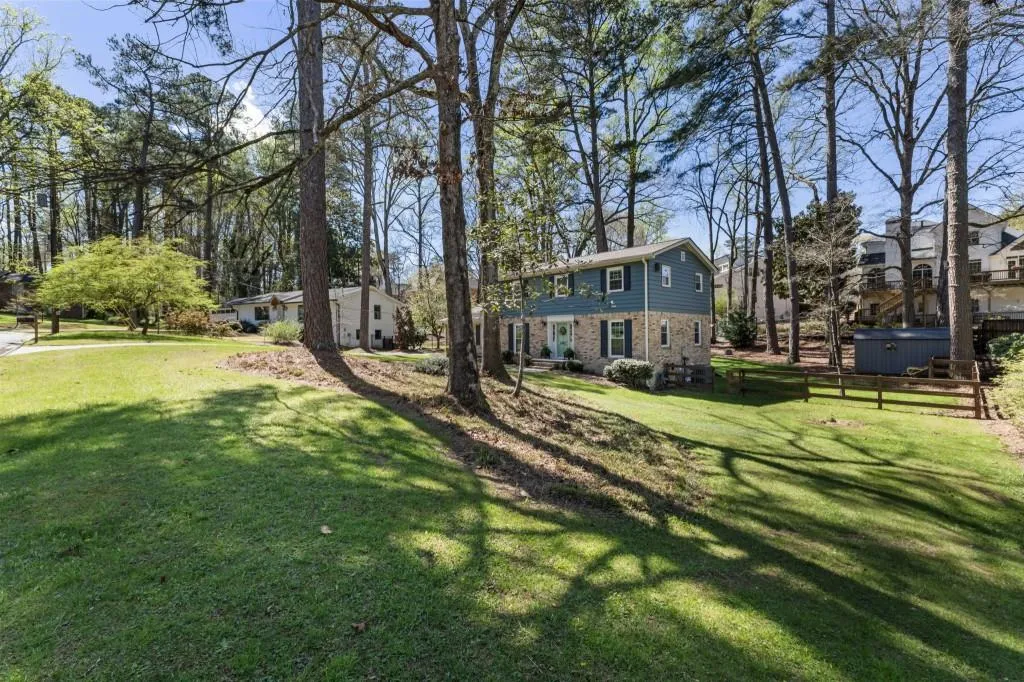 6482 Whispering Trail Ne, Sandy Springs, Georgia 30328, 4 Bedrooms Bedrooms, ,2 BathroomsBathrooms,Residential,Sold,6482 Whispering Trail Ne,7737646