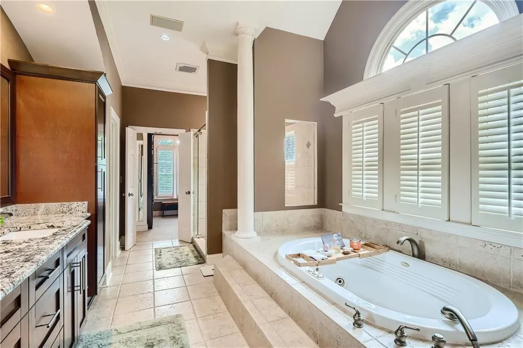 130 Franklin Place, Sandy Springs, Georgia 30342, 5 Bedrooms Bedrooms, ,5 BathroomsBathrooms,Residential,Sold,130 Franklin Place,7065122