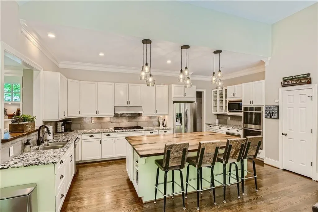 130 Franklin Place, Sandy Springs, Georgia 30342, 5 Bedrooms Bedrooms, ,5 BathroomsBathrooms,Residential,Sold,130 Franklin Place,7065122