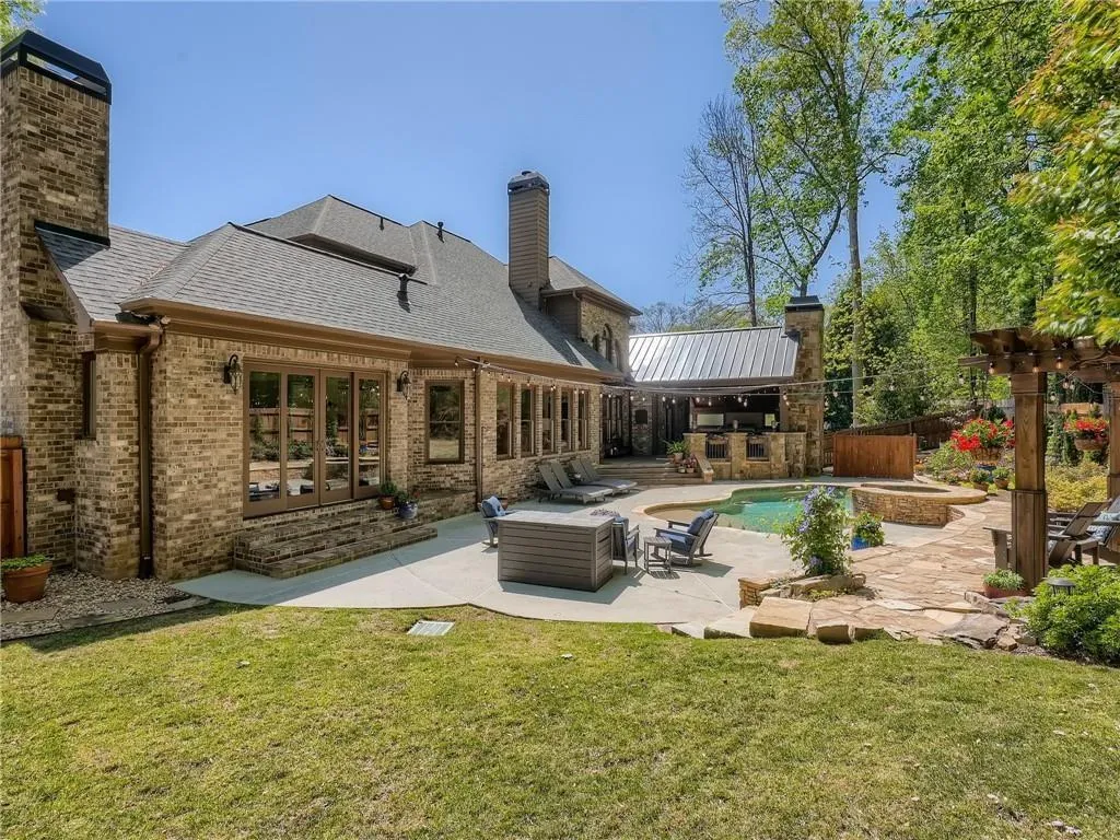 130 Franklin Place, Sandy Springs, Georgia 30342, 5 Bedrooms Bedrooms, ,5 BathroomsBathrooms,Residential,Sold,130 Franklin Place,7065122