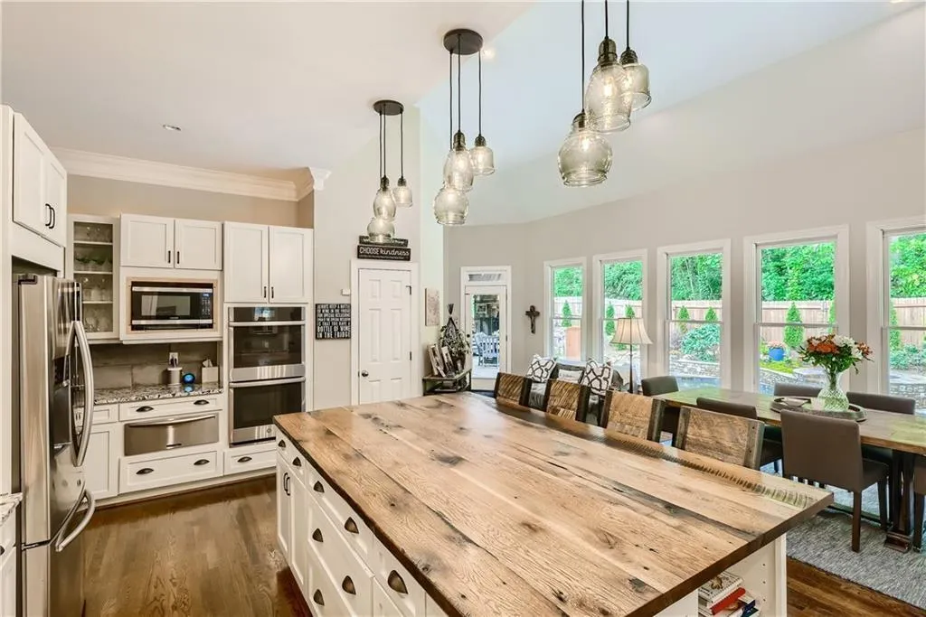 130 Franklin Place, Sandy Springs, Georgia 30342, 5 Bedrooms Bedrooms, ,5 BathroomsBathrooms,Residential,Sold,130 Franklin Place,7065122