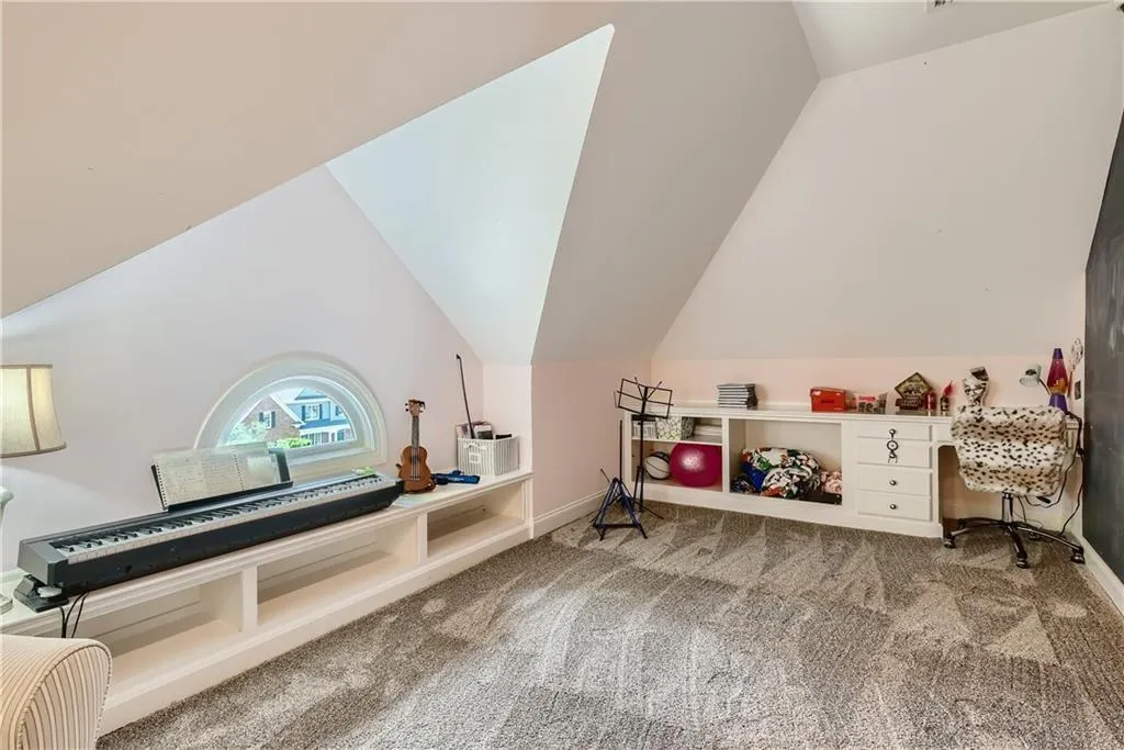 130 Franklin Place, Sandy Springs, Georgia 30342, 5 Bedrooms Bedrooms, ,5 BathroomsBathrooms,Residential,Sold,130 Franklin Place,7065122