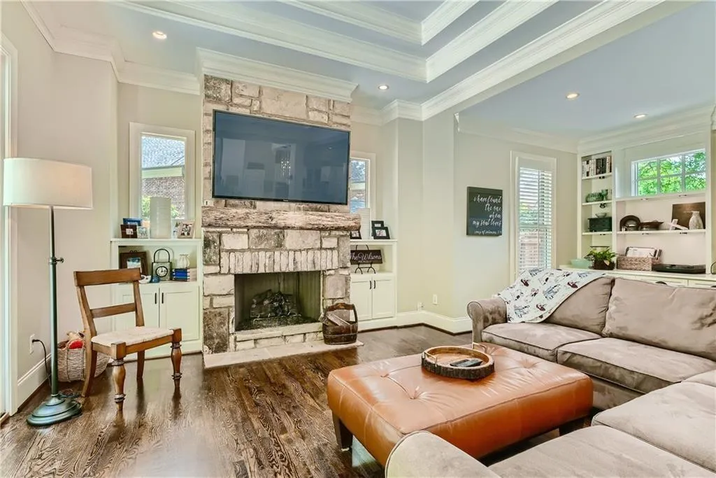 130 Franklin Place, Sandy Springs, Georgia 30342, 5 Bedrooms Bedrooms, ,5 BathroomsBathrooms,Residential,Sold,130 Franklin Place,7065122