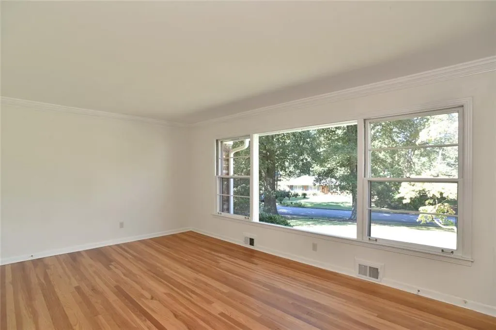 125 Cromwell Road, Sandy Springs, Georgia 30328, 3 Bedrooms Bedrooms, ,2 BathroomsBathrooms,Residential,Sold,125 Cromwell Road,5905406