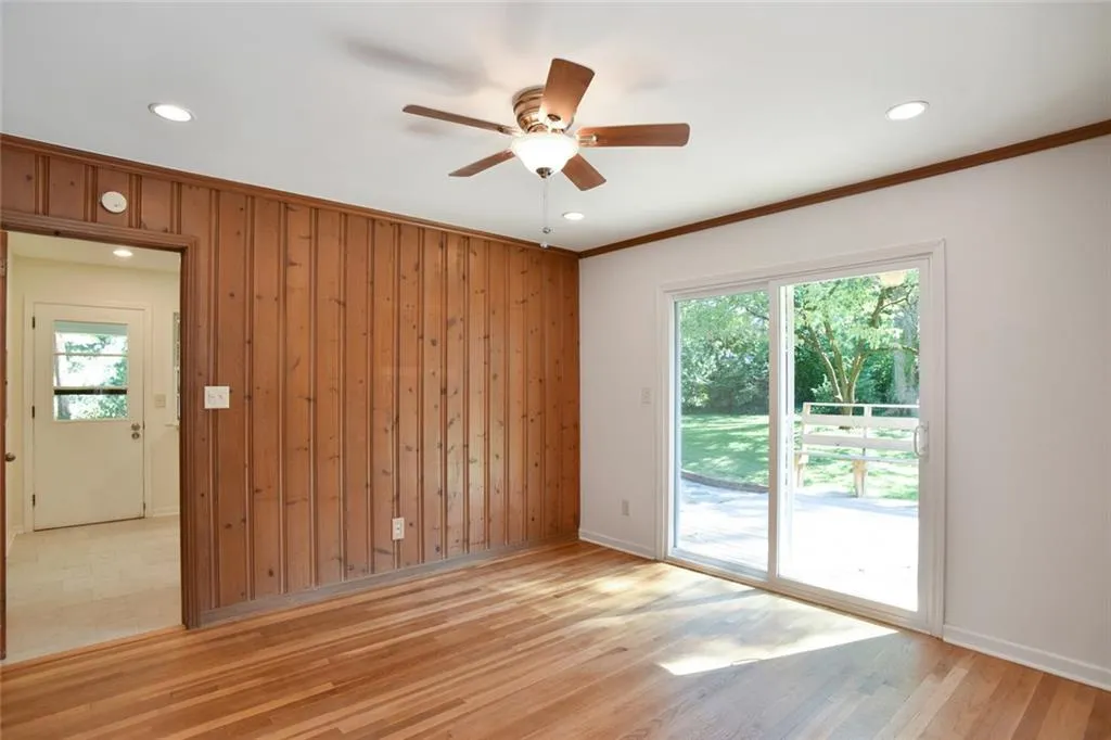 125 Cromwell Road, Sandy Springs, Georgia 30328, 3 Bedrooms Bedrooms, ,2 BathroomsBathrooms,Residential,Sold,125 Cromwell Road,5905406