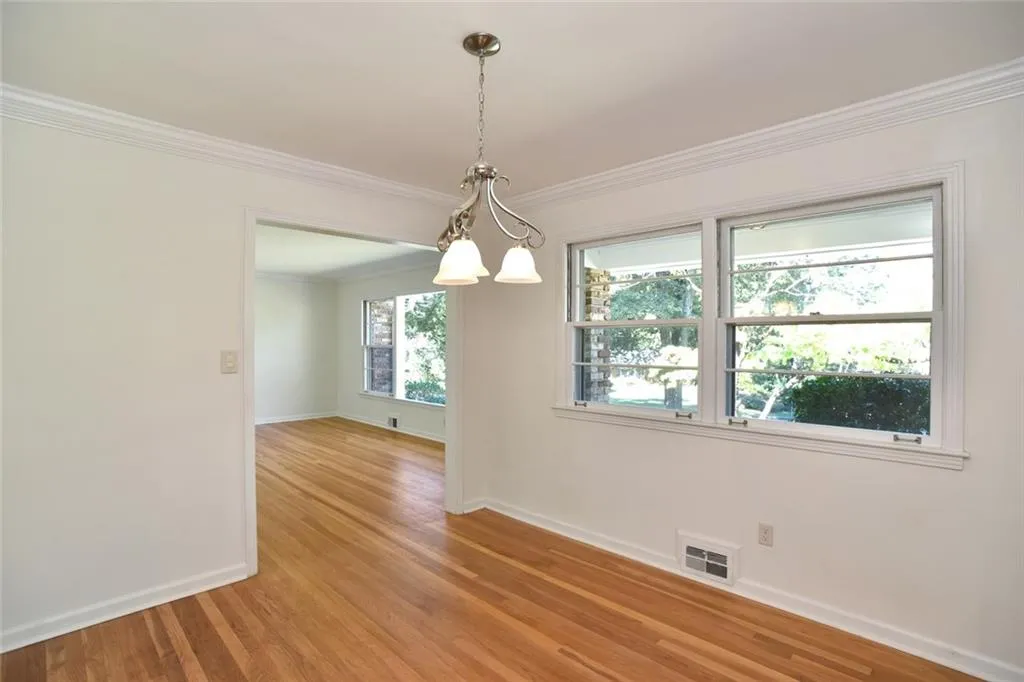 125 Cromwell Road, Sandy Springs, Georgia 30328, 3 Bedrooms Bedrooms, ,2 BathroomsBathrooms,Residential,Sold,125 Cromwell Road,5905406