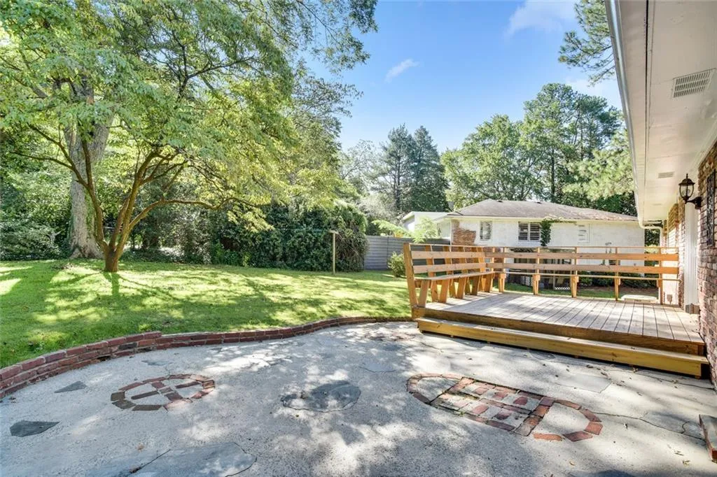 125 Cromwell Road, Sandy Springs, Georgia 30328, 3 Bedrooms Bedrooms, ,2 BathroomsBathrooms,Residential,Sold,125 Cromwell Road,5905406