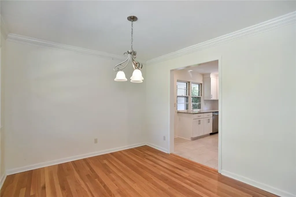 125 Cromwell Road, Sandy Springs, Georgia 30328, 3 Bedrooms Bedrooms, ,2 BathroomsBathrooms,Residential,Sold,125 Cromwell Road,5905406