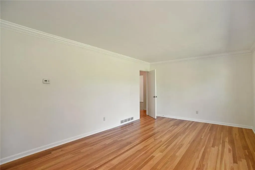125 Cromwell Road, Sandy Springs, Georgia 30328, 3 Bedrooms Bedrooms, ,2 BathroomsBathrooms,Residential,Sold,125 Cromwell Road,5905406