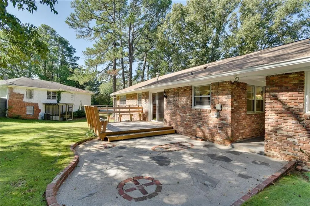 125 Cromwell Road, Sandy Springs, Georgia 30328, 3 Bedrooms Bedrooms, ,2 BathroomsBathrooms,Residential,Sold,125 Cromwell Road,5905406