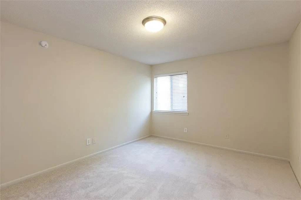 5095 Roswell Road Unit 104, Atlanta, Georgia 30342, 2 Bedrooms Bedrooms, ,2 BathroomsBathrooms,Residential,Sold,5095 Roswell Road Unit 104,5938232