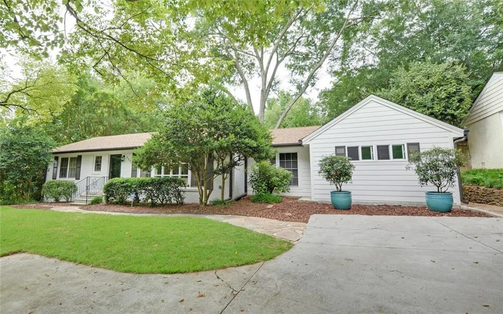 325 Lindbergh Drive, Atlanta, Georgia 30305, 3 Bedrooms Bedrooms, ,2 BathroomsBathrooms,Residential,Sold,325 Lindbergh Drive,5720042 325 Lindbergh Drive, Atlanta, Georgia 30305, 3 Bedrooms Bedrooms, ,2 BathroomsBathrooms,Residential,Sold,325 Lindbergh Drive,5720042