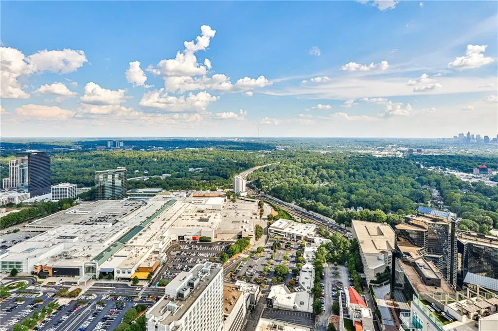 3376 Peachtree Road Ne Unit 56, Atlanta, Georgia 30326, 3 Bedrooms Bedrooms, ,3 BathroomsBathrooms,Residential,For Sale,3376 Peachtree Road Ne Unit 56,7537025