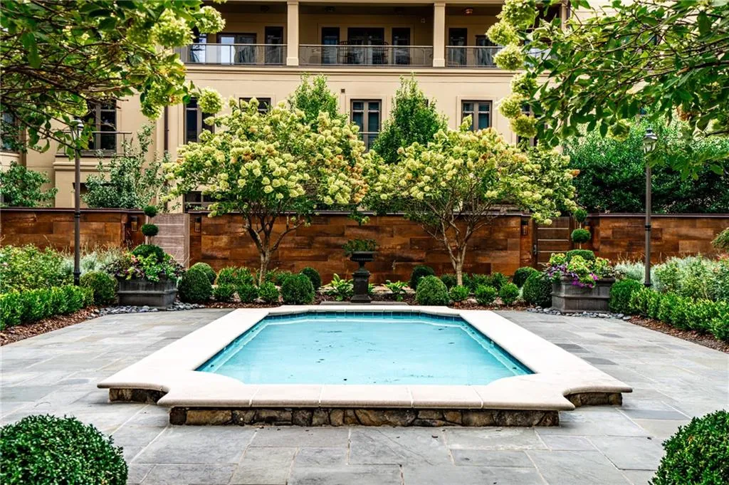 3376 Peachtree Road Ne Unit 56, Atlanta, Georgia 30326, 3 Bedrooms Bedrooms, ,3 BathroomsBathrooms,Residential,For Sale,3376 Peachtree Road Ne Unit 56,7537025