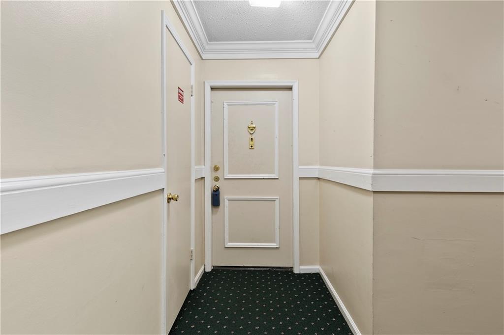 6851 Roswell Road NE Unit F21, Sandy Springs, Georgia 30328, 3 Bedrooms Bedrooms, ,2 BathroomsBathrooms,Residential,Sold,6851 Roswell Road NE Unit F21,7318655