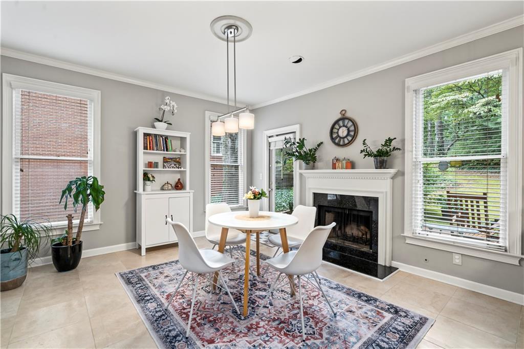 7155 Roswell Road Unit 15, Sandy Springs, Georgia 30328, 3 Bedrooms Bedrooms, ,3 BathroomsBathrooms,Residential,Sold,7155 Roswell Road Unit 15,7275298